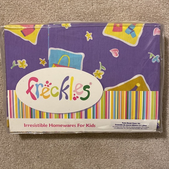 NWT Freckles "Wardrobe" Theme Duvet Set Twin Size, Two Piece - Picture 2 of 3